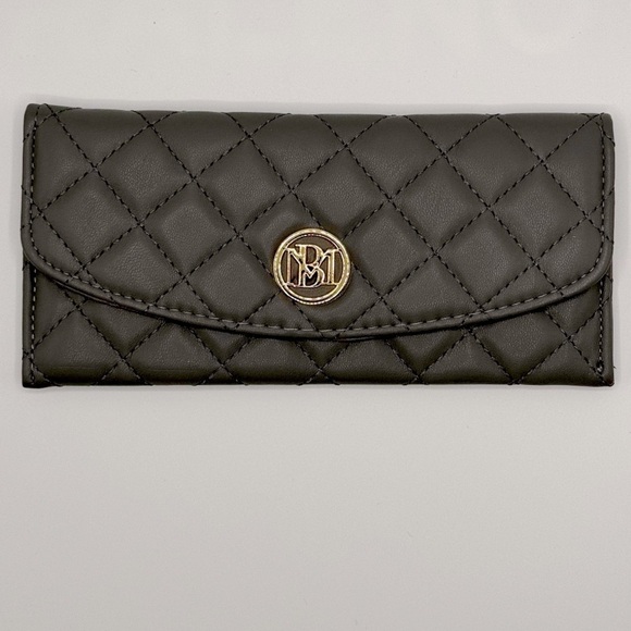 Badgley Mischka Handbags - Elegant Grey Quilted Badgley Mischka Women’s Card Wallet